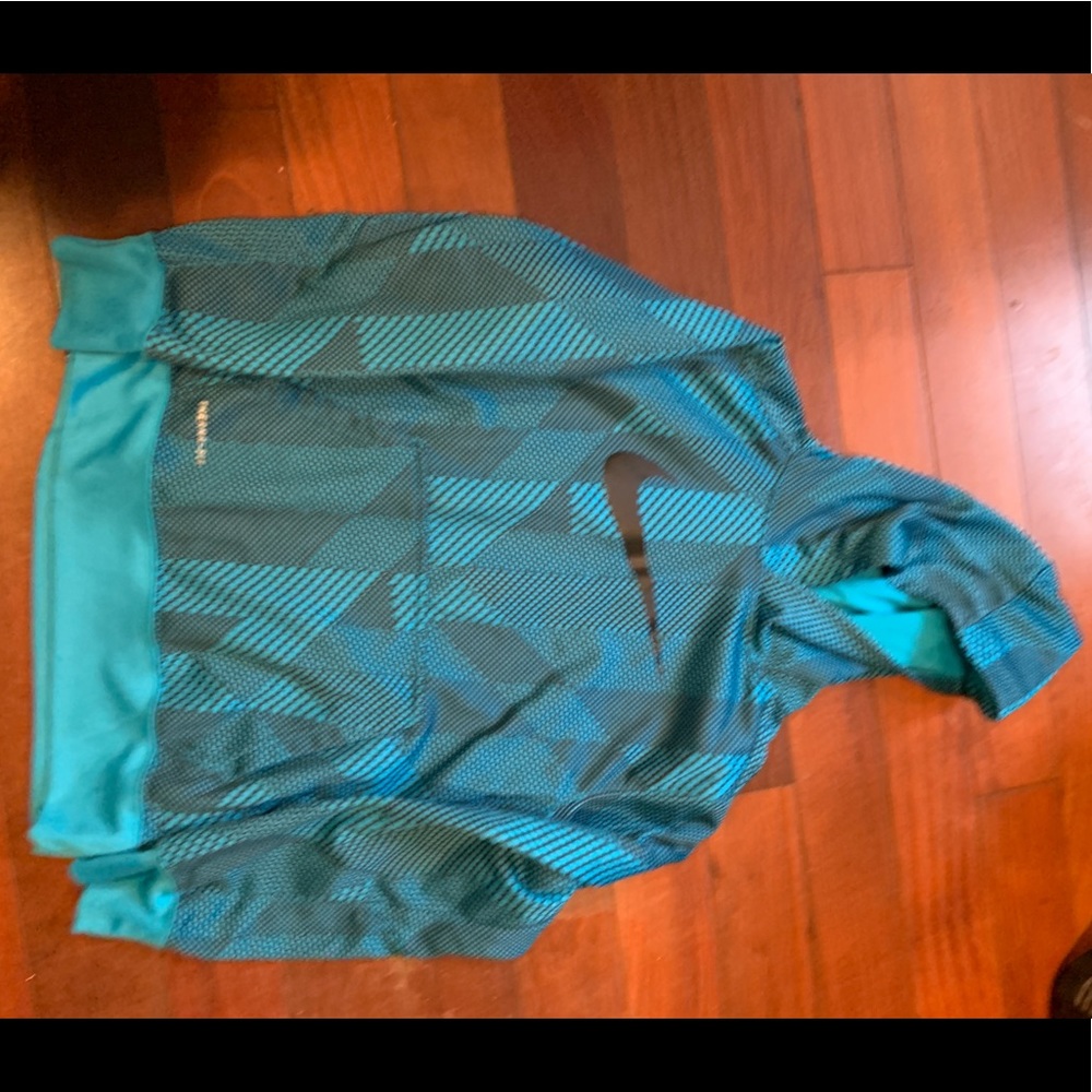 Nike therma-fit hoodie sweatshirt boys large